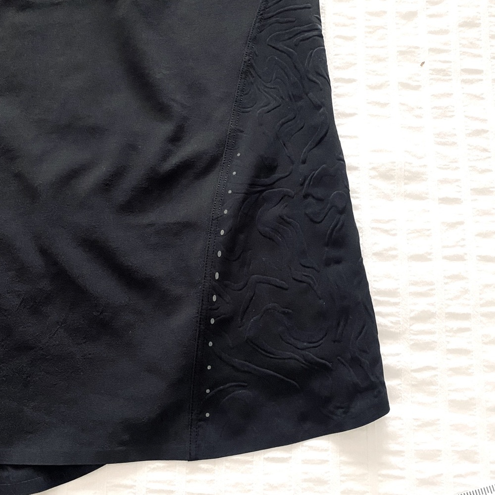 Lululemon In Sense Tank Top Emboss Black Size 4 Lightweight Running - Picture 6 of 13